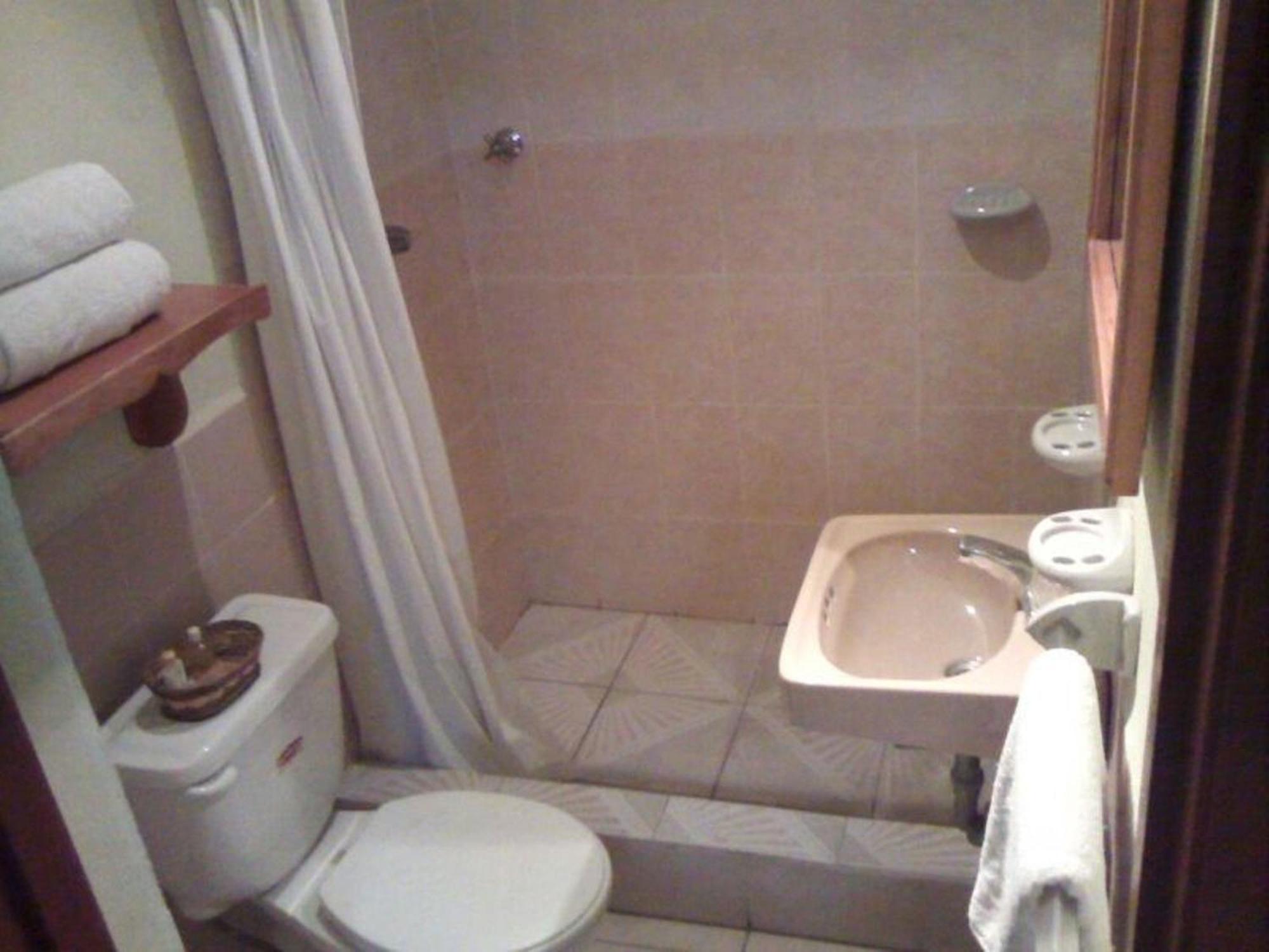 Nakum Hotel Flores Kamer foto