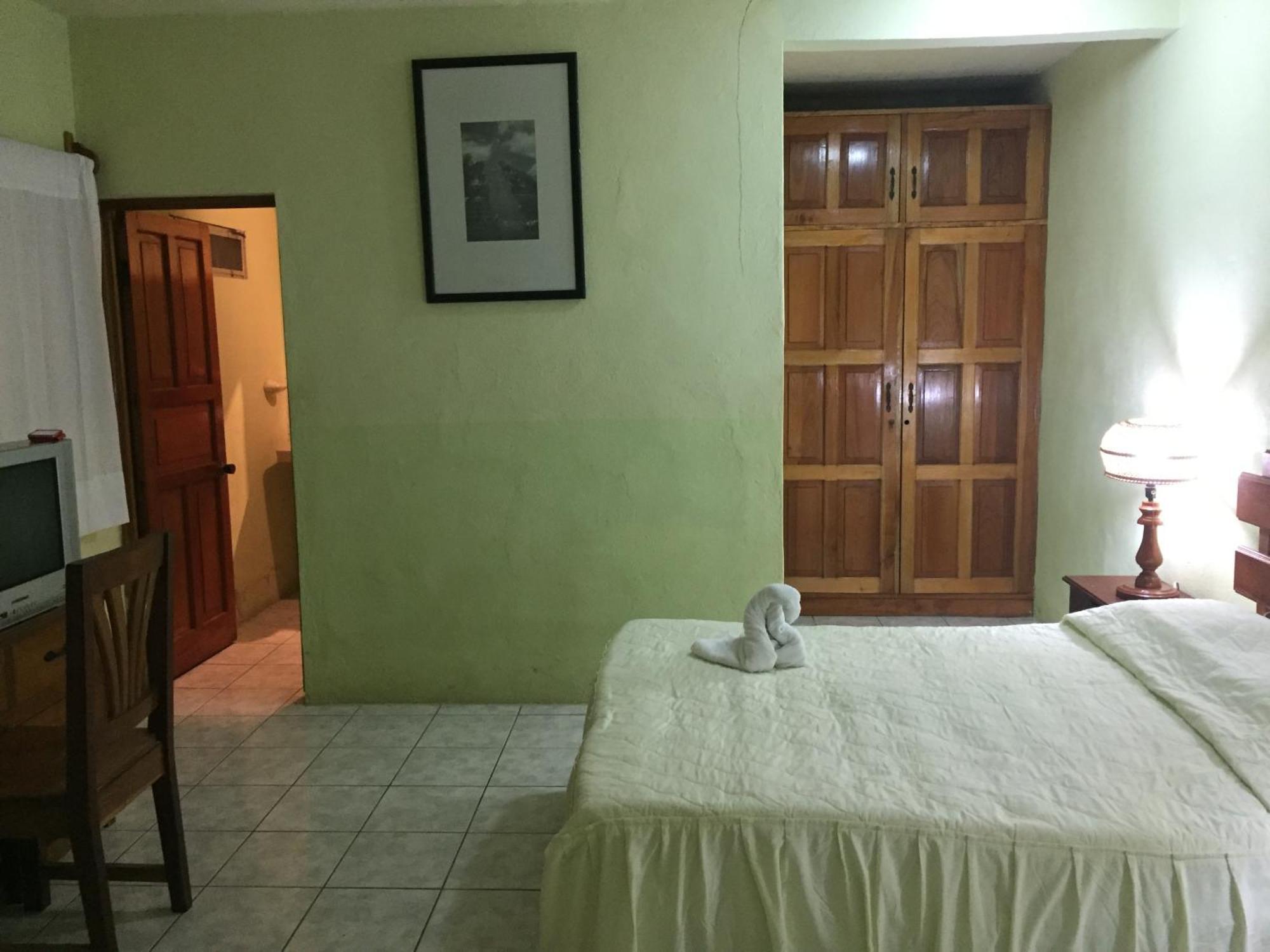 Nakum Hotel Flores Buitenkant foto