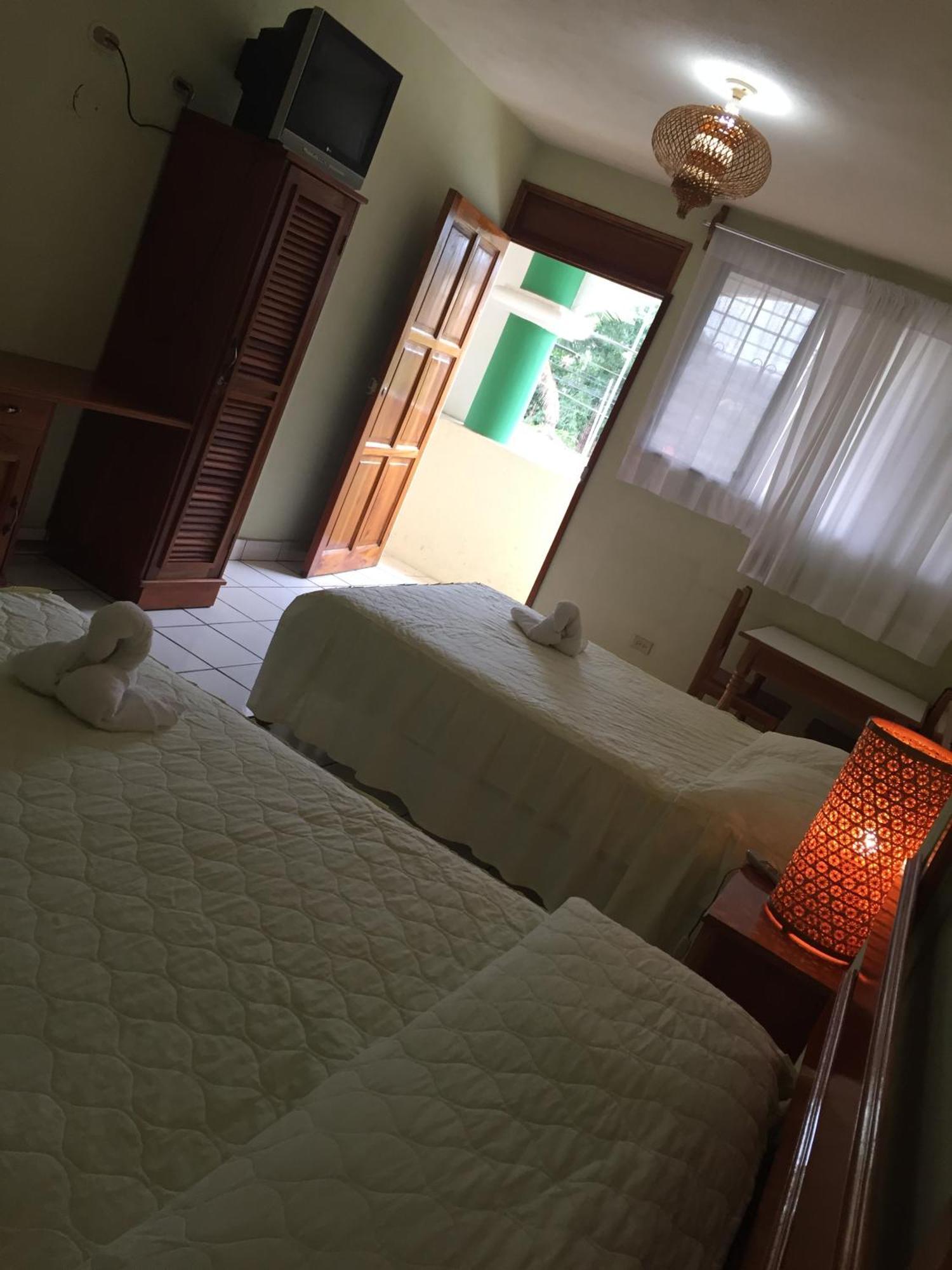 Nakum Hotel Flores Buitenkant foto