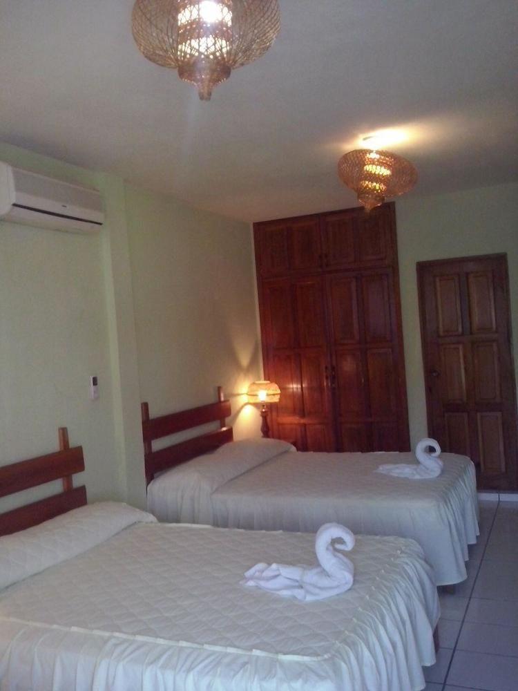 Nakum Hotel Flores Buitenkant foto