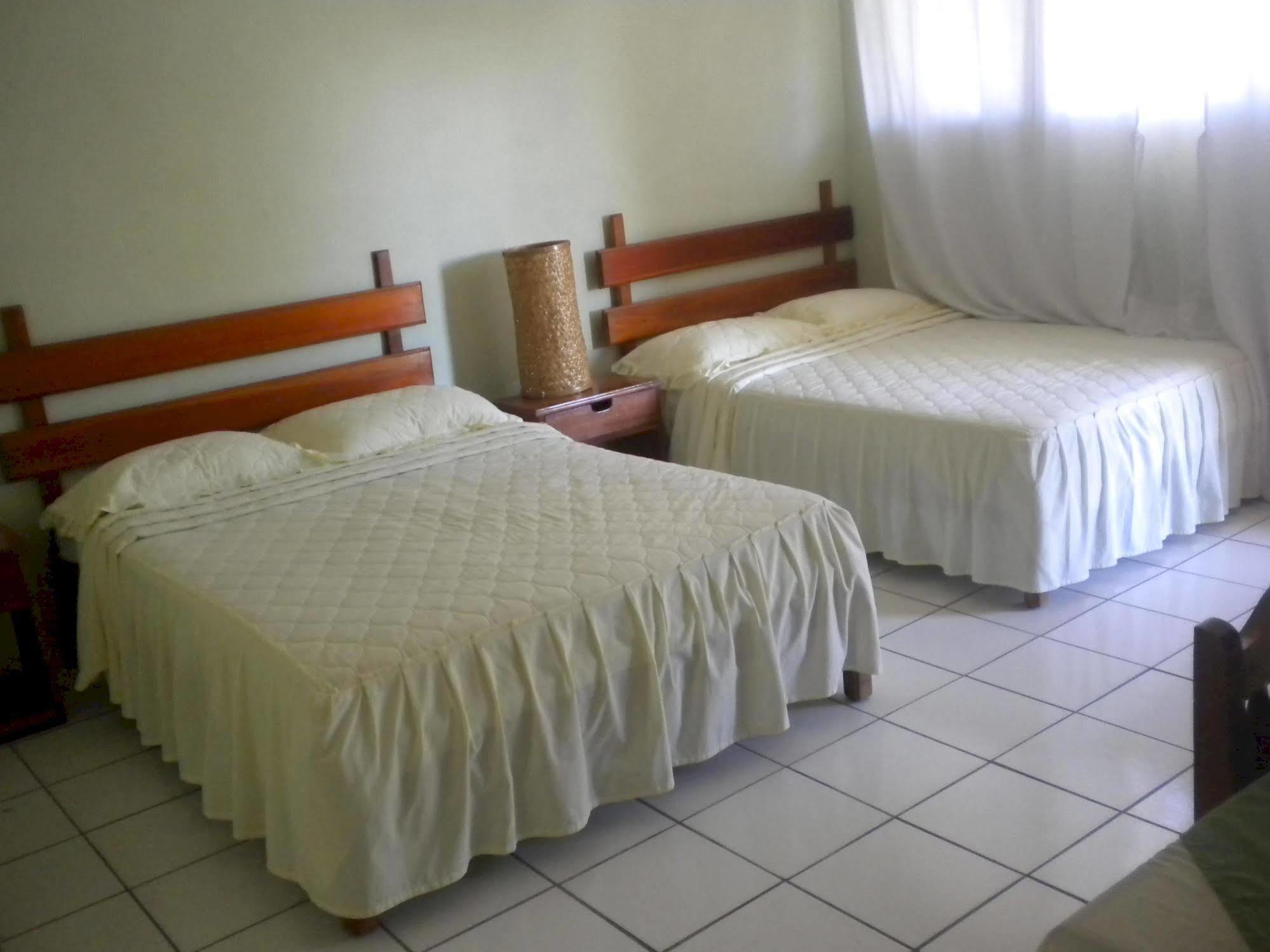 Nakum Hotel Flores Buitenkant foto