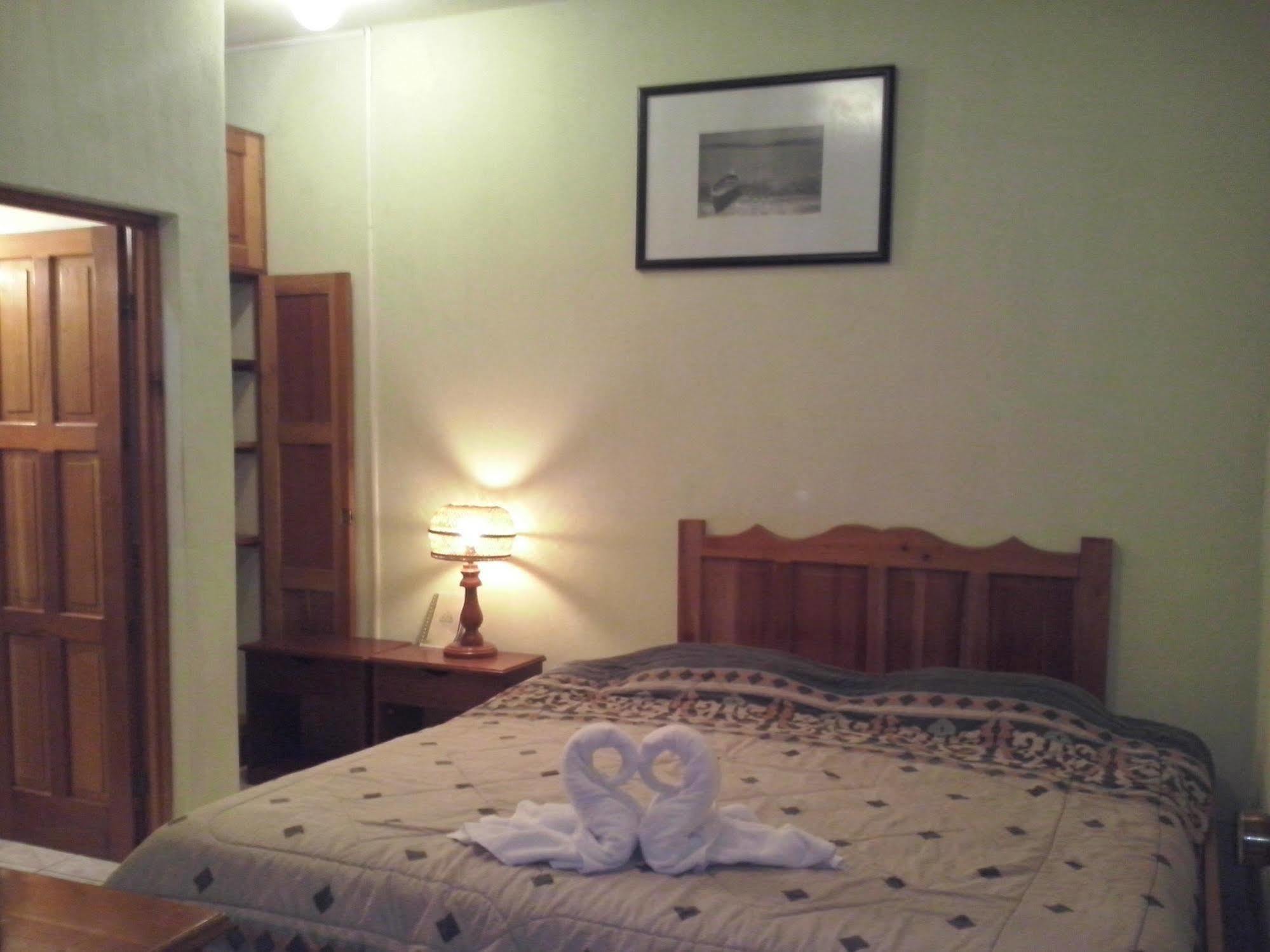 Nakum Hotel Flores Buitenkant foto