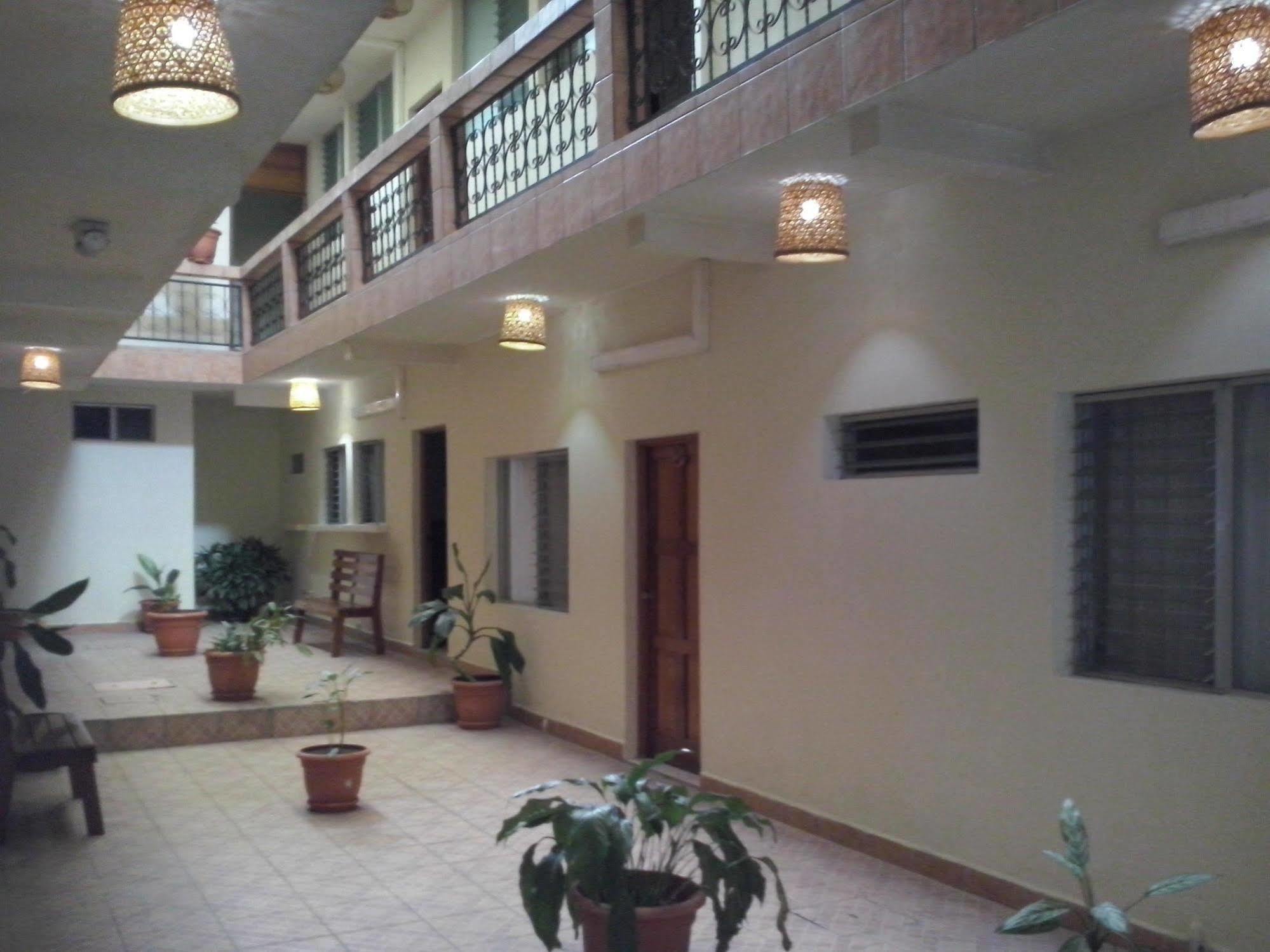 Nakum Hotel Flores Buitenkant foto